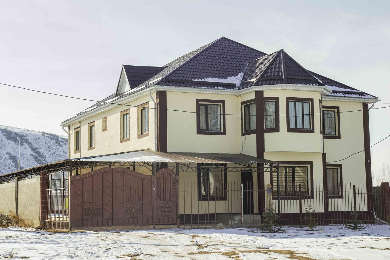 Mount Yard Karakol Hotel Exterior photo